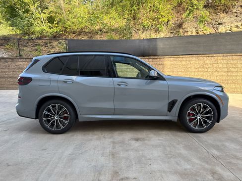New 2026 BMW X5 xDrive50e w/ M Sport Package image 7