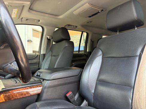 Used 2018 Chevrolet Suburban Premier AWD/4WD image 13