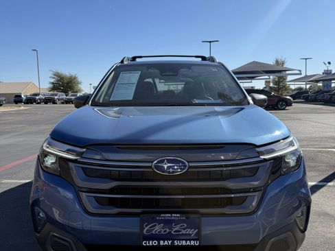 Used 2025 Subaru Forester Limited image 2