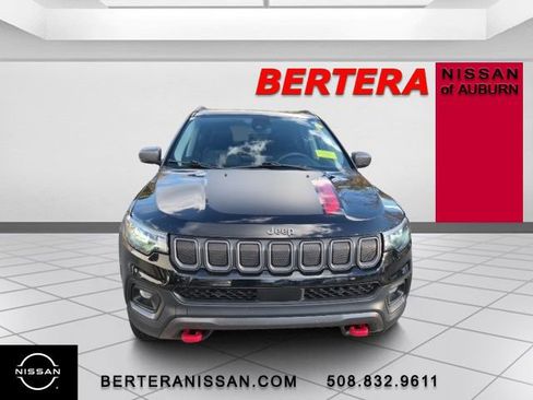 Used 2022 Jeep Compass Trailhawk image 3