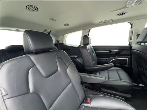 Used 2025 Kia Telluride S AWD/4WD image 28