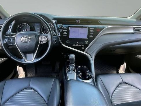 Used 2018 Toyota Camry SE w/ Moonroof Package FWD image 7