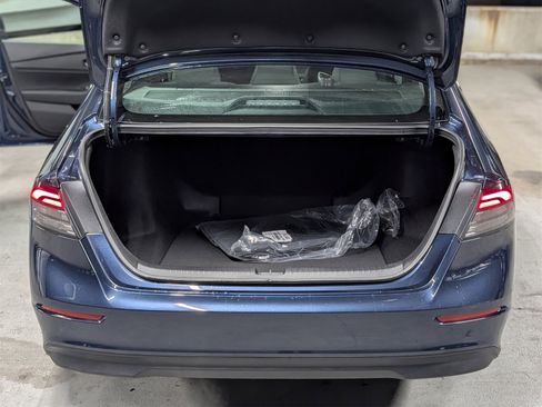 Certified 2025 Honda Accord SE image 19