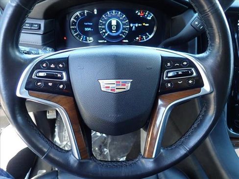 Used 2020 Cadillac Escalade Luxury AWD/4WD image 16