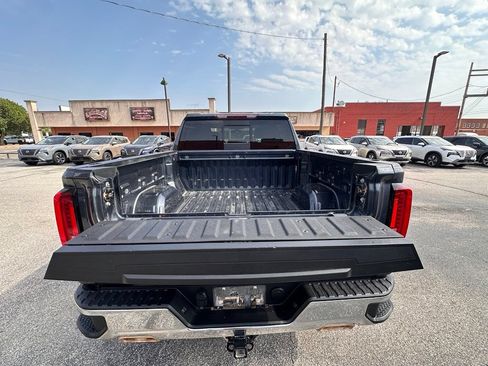 Used 2021 GMC Sierra 1500 SLT w/ SLT Premium Package AWD/4WD image 8