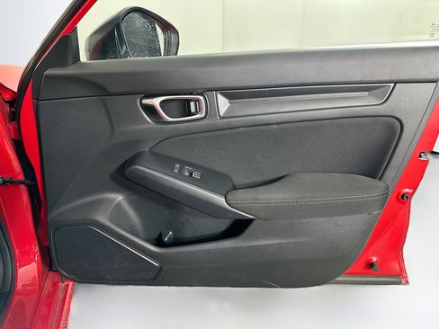 Used 2025 Honda Civic Sport image 29