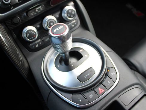 Used 2010 Audi R8 V10 image 28