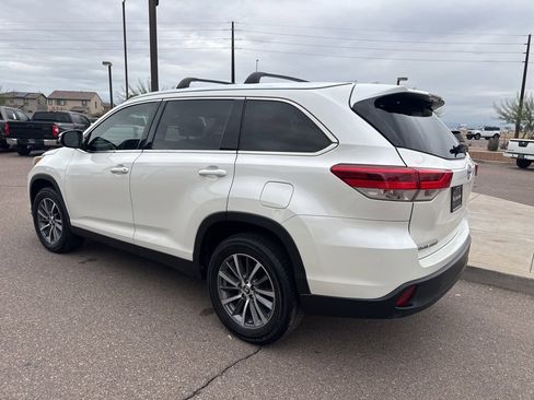 Used 2019 Toyota Highlander XLE image 9