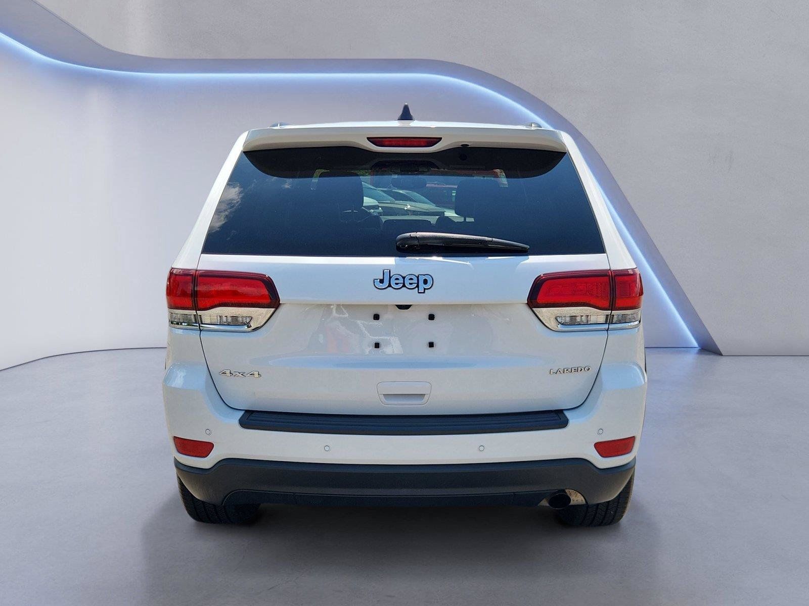 Used 2022 Jeep Grand Cherokee Laredo X AWD/4WD image 4