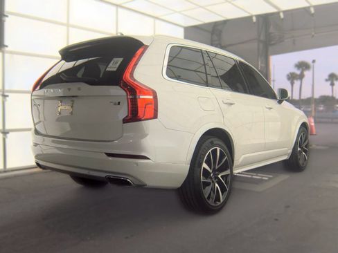 Used 2021 Volvo XC90 T6 Momentum w/ Advanced Package AWD/4WD image 3
