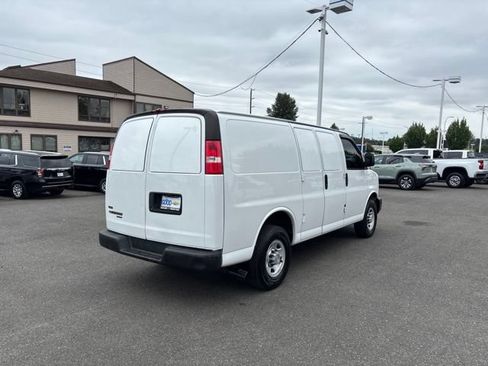 Used 2011 Chevrolet Express 2500 RWD image 5