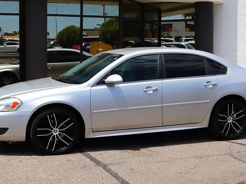 Used 2011 Chevrolet Impala LT FWD image 7