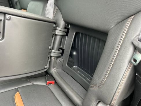 Used 2021 GMC Sierra 1500 AT4 image 40