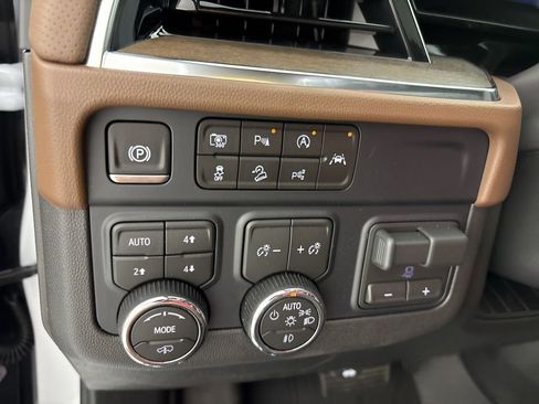 New 2026 Chevrolet Tahoe High Country w/ LPO, Illumination Package AWD/4WD image 36