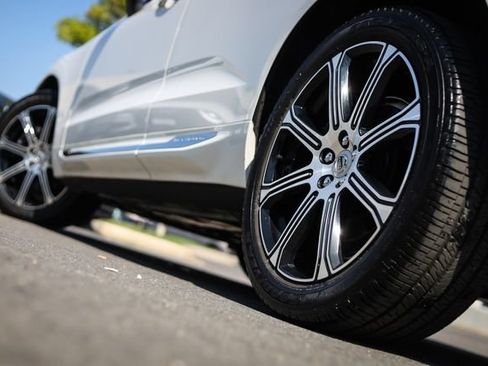 Used 2018 Volvo XC60 T6 Inscription w/ Convenience Package AWD/4WD image 17