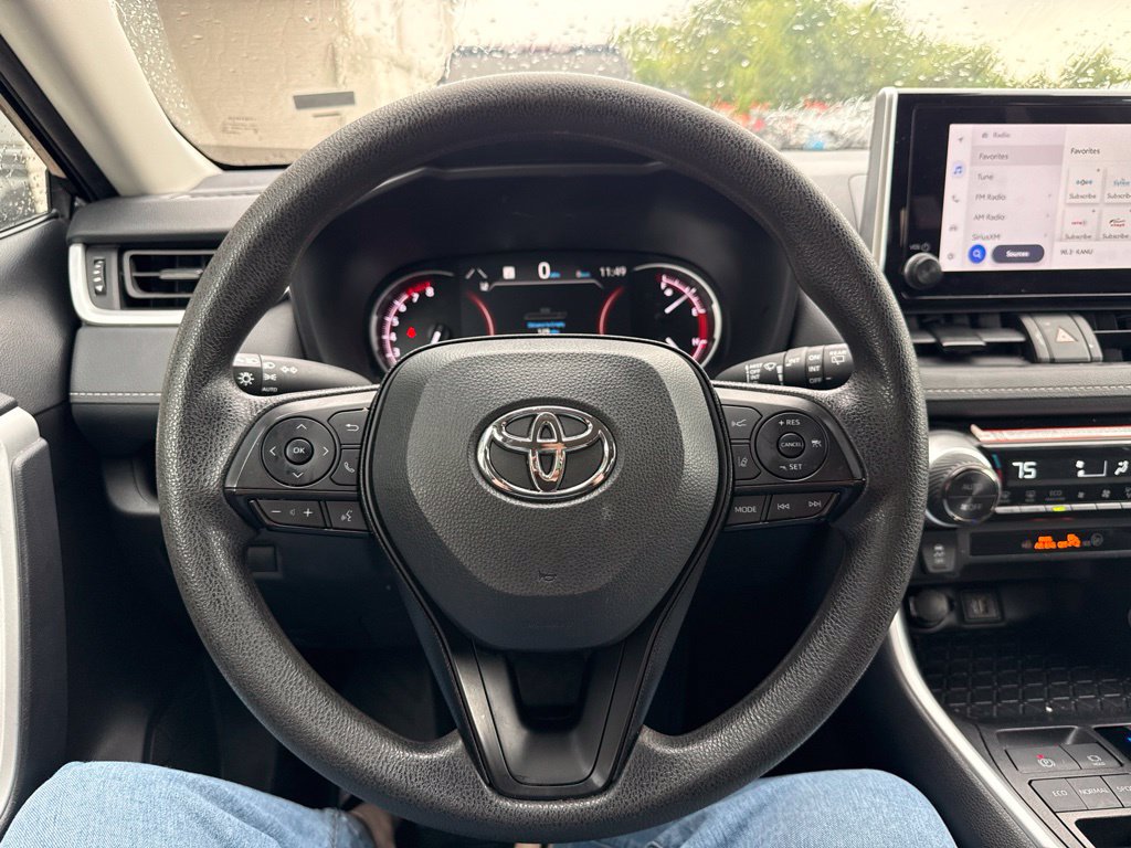 Used 2025 Toyota RAV4 XLE FWD image 11
