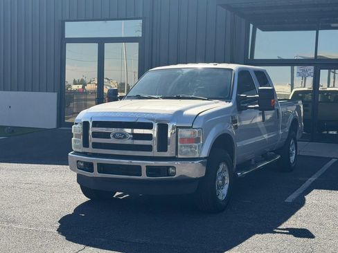 Used 2010 Ford F250 XL AWD/4WD image 2