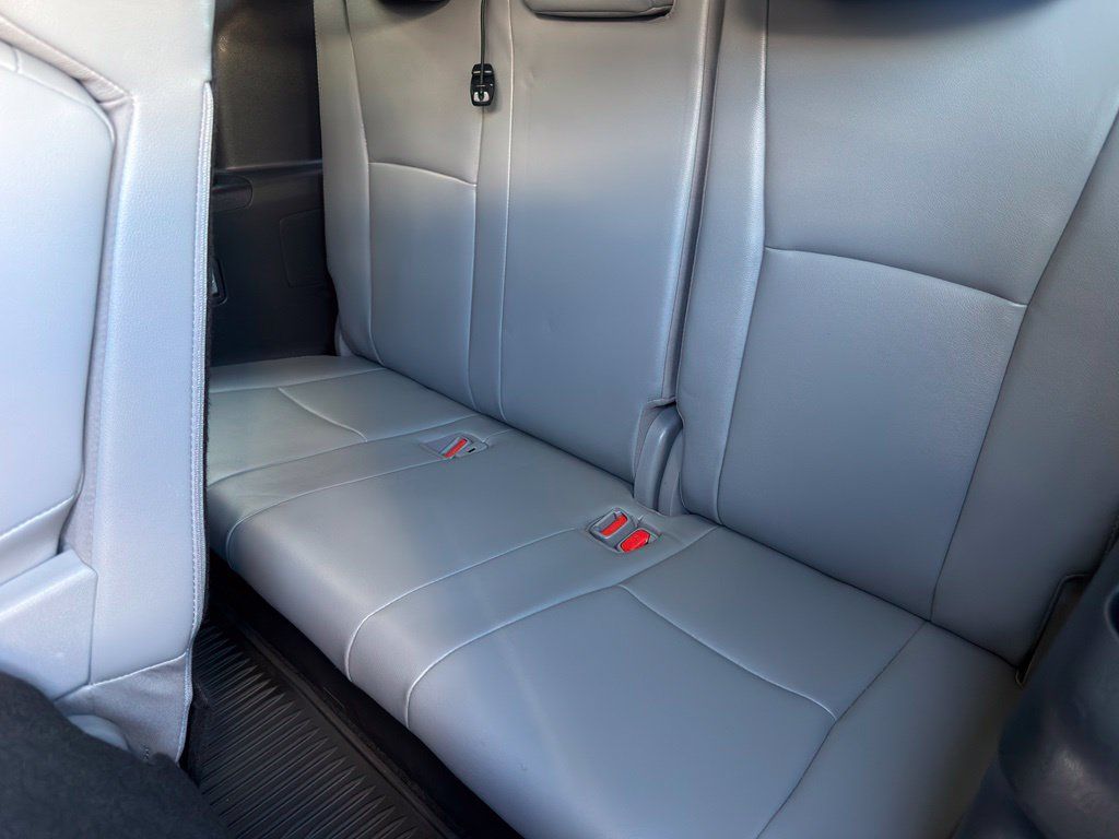 Used 2021 Toyota Highlander Limited FWD image 22