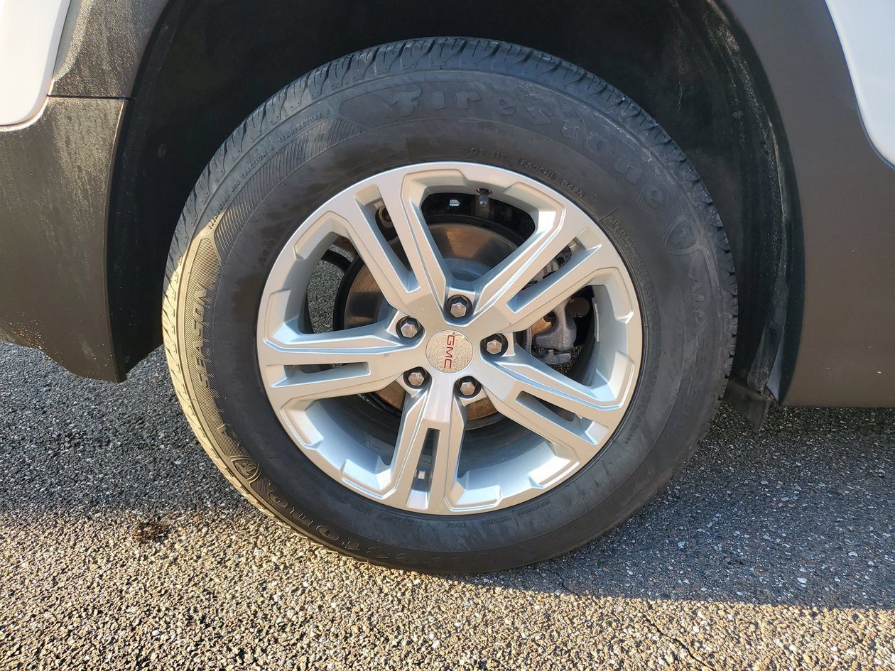 Used 2024 GMC Terrain SLE FWD image 5