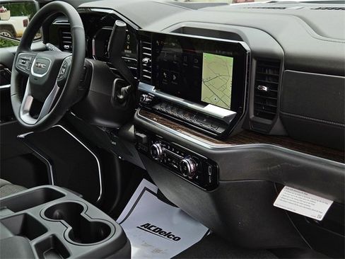 New 2025 GMC Sierra 1500 SLE image 7