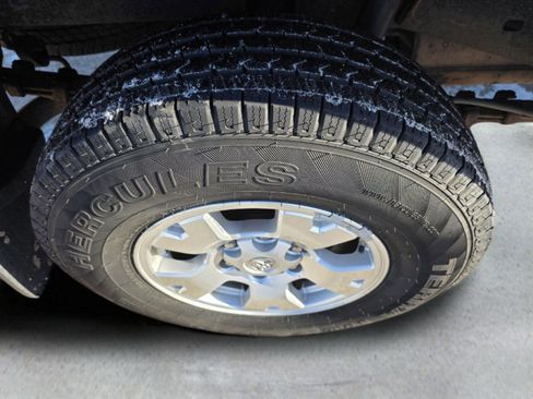 Used 2013 Toyota Tacoma 4x4 Access Cab V6 w/ SR5 Pkg image 65