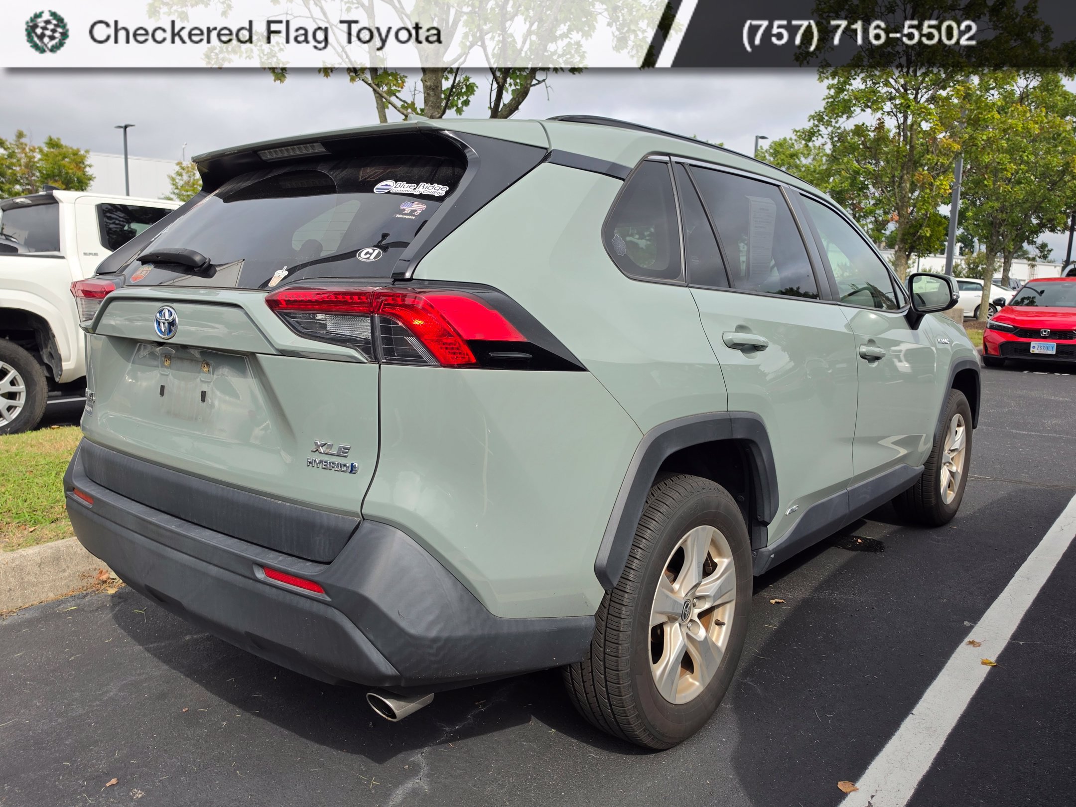 Used 2021 Toyota RAV4 XLE w/ Convenience Package AWD/4WD image 6