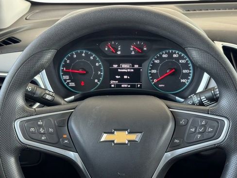 Used 2022 Chevrolet Equinox LS image 31