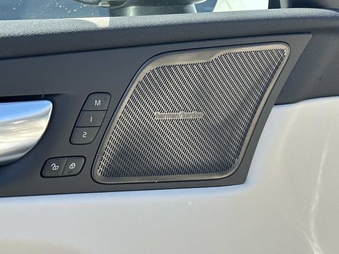 New 2026 Volvo XC60 B5 Ultra w/ Protection Package Premier image 12