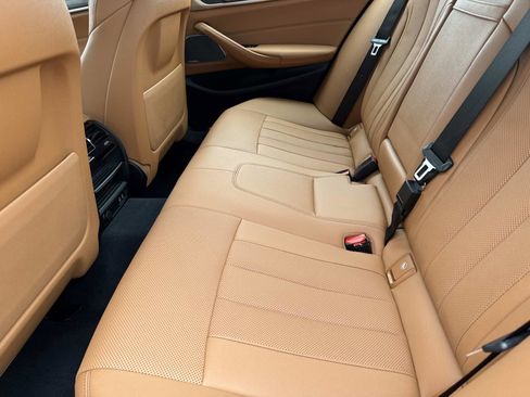 Used 2023 BMW 530i xDrive w/ Premium Package AWD/4WD image 10