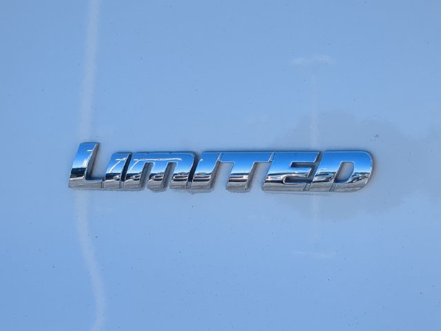 Used 2023 Toyota 4Runner Limited AWD/4WD image 13