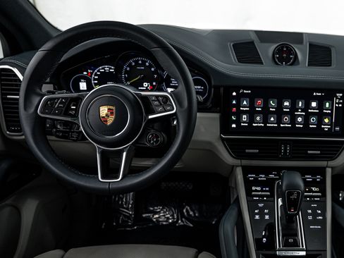 Certified 2023 Porsche Cayenne Platinum Edition AWD/4WD image 13