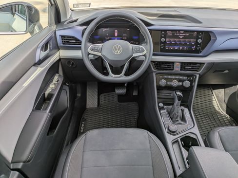 Used 2024 Volkswagen Taos SE w/ Panoramic Sunroof Package AWD/4WD image 14