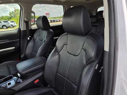 Used 2025 Kia Telluride EX FWD image 10