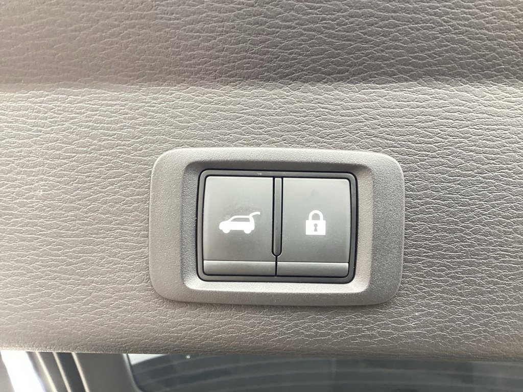 Used 2025 Mitsubishi Outlander AWD image 9