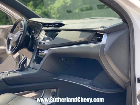 Used 2024 Cadillac XT6 Luxury w/ LPO, Floor Liner Package FWD image 21