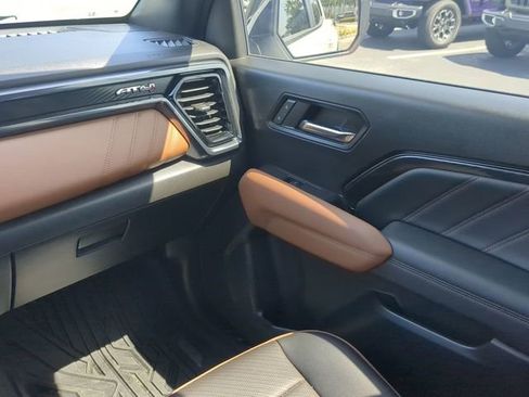 Used 2023 GMC Canyon AT4 w/ AT4 Premium Package AWD/4WD image 19