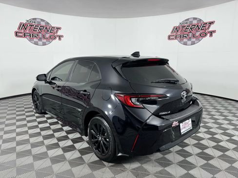 Used 2023 Toyota Corolla SE w/ SE Premium Package image 5