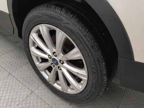 Used 2017 Ford Escape Titanium FWD image 31