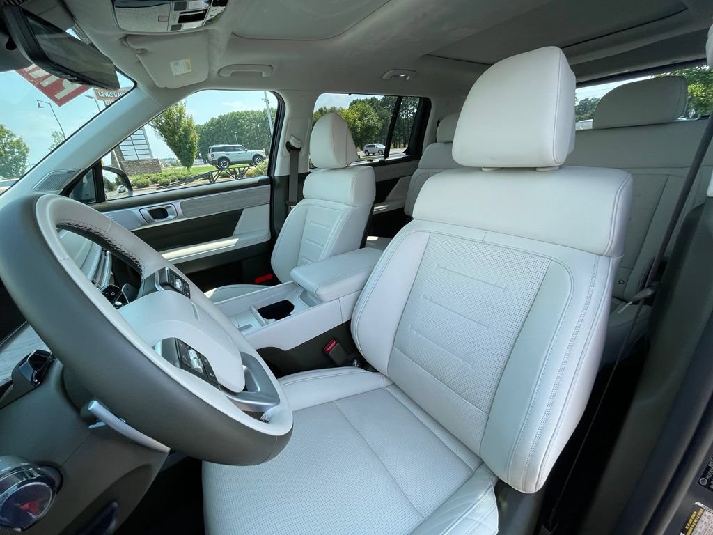 Used 2025 Hyundai Santa Fe Calligraphy FWD image 23