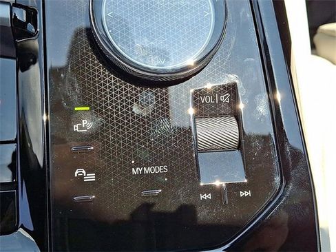 Certified 2026 BMW 530i xDrive w/ Premium Package image 17