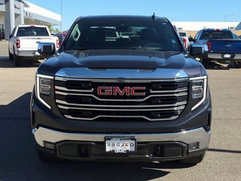 Used 2024 GMC Sierra 1500 SLT AWD/4WD image 3