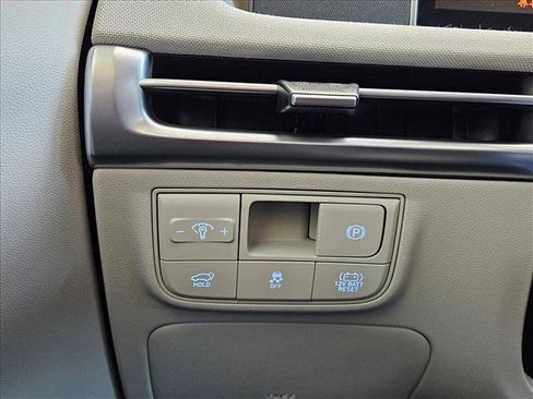 New 2026 Hyundai Tucson Limited image 16