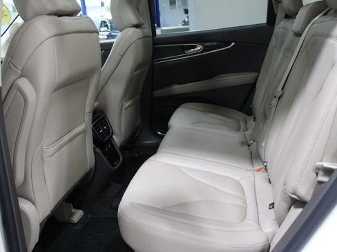 Used 2022 Lincoln Nautilus Reserve AWD/4WD image 25