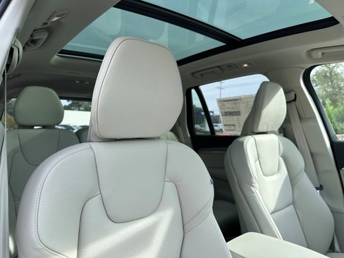 Certified 2025 Volvo XC90 B6 Plus w/ Protection Package Premier AWD/4WD image 9