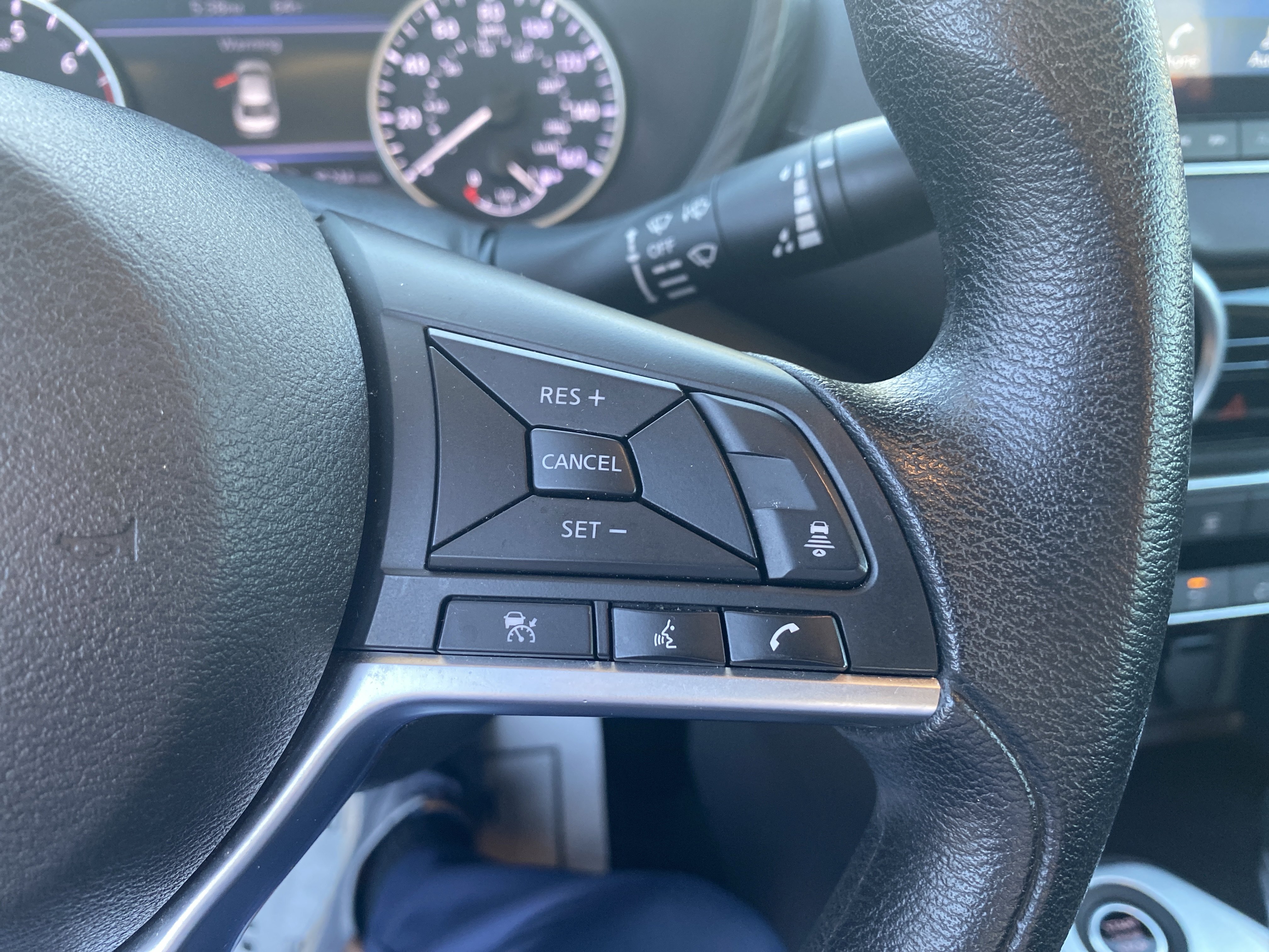 Used 2024 Nissan Sentra SV FWD image 12