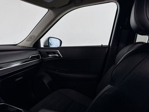 Used 2025 Mitsubishi Outlander SE image 25