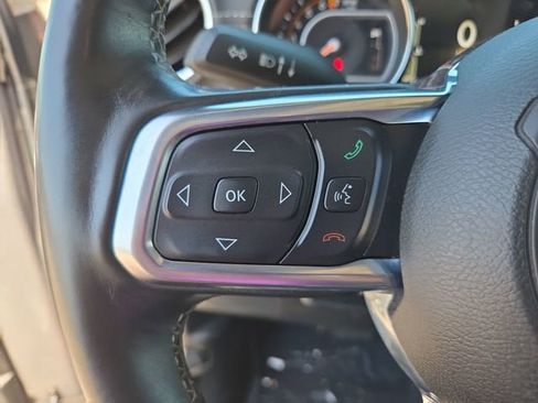 Used 2019 Jeep Wrangler Unlimited Sahara w/ Cold Weather Group AWD/4WD image 18