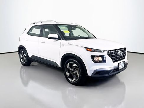 Used 2023 Hyundai Venue SEL w/ Cargo Package FWD image 10