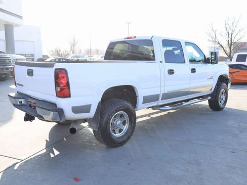 Used 2006 Chevrolet Silverado 2500 LT w/ Heavy-Duty Power Package image 6