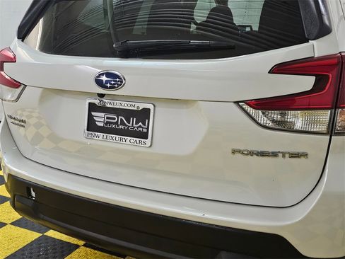 Used 2023 Subaru Forester Premium image 13